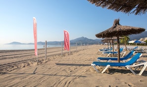 Private beach, sun-loungers, beach umbrellas, beach towels