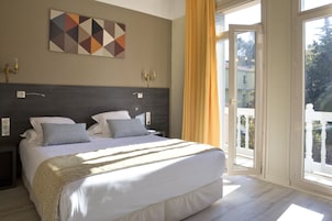 In-room safe, desk, iron/ironing board (on request), WiFi (free)