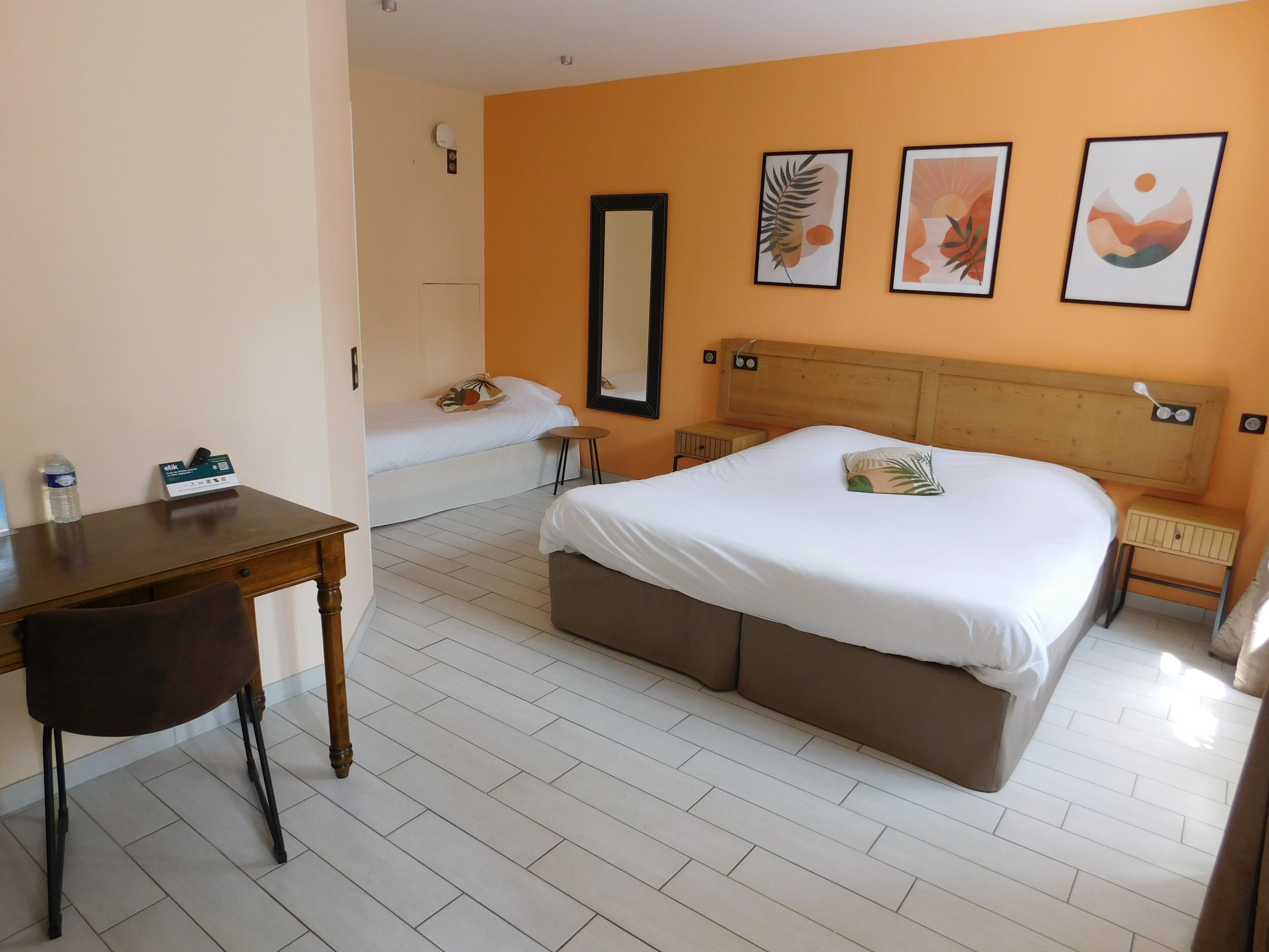 Comfort Room (3 people) | Premium bedding, desk, iron/ironing board, free WiFi