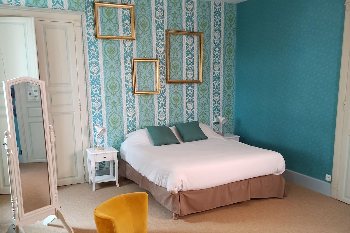 Family Room | Premium bedding, desk, iron/ironing board, free WiFi