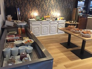 Daily buffet breakfast (EUR 12 per person)