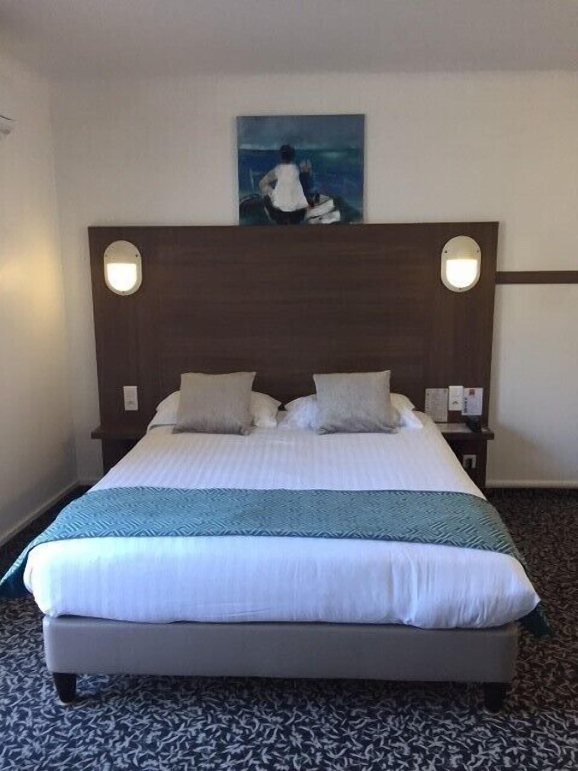 galion room | premium bedding, minibar, in-room safe, desk