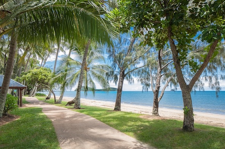 Una playa cerca