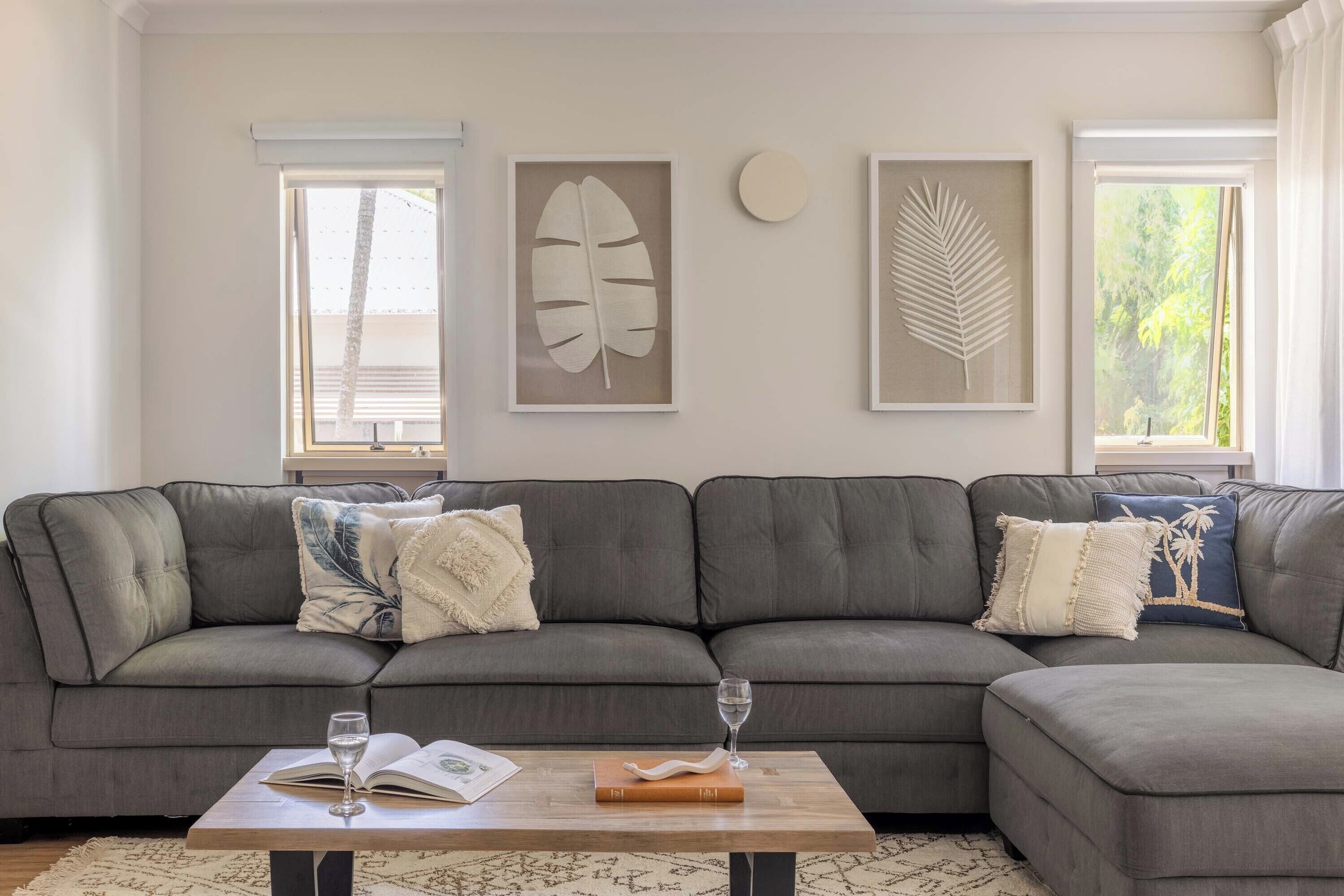 superior room, 2 bedrooms (dual key) | living area