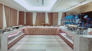 Free daily full breakfast  - City Suites Gateway (Taoyuan City)