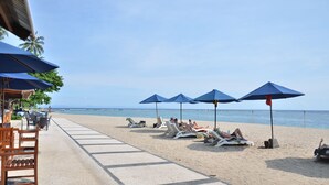 Bar ved bassenget