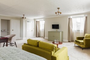 Dobbeltrom – deluxe, 1 soverom, kjæledyr ikke tillatt | Individuelt dekorert, individuelt innredet og skrivebord