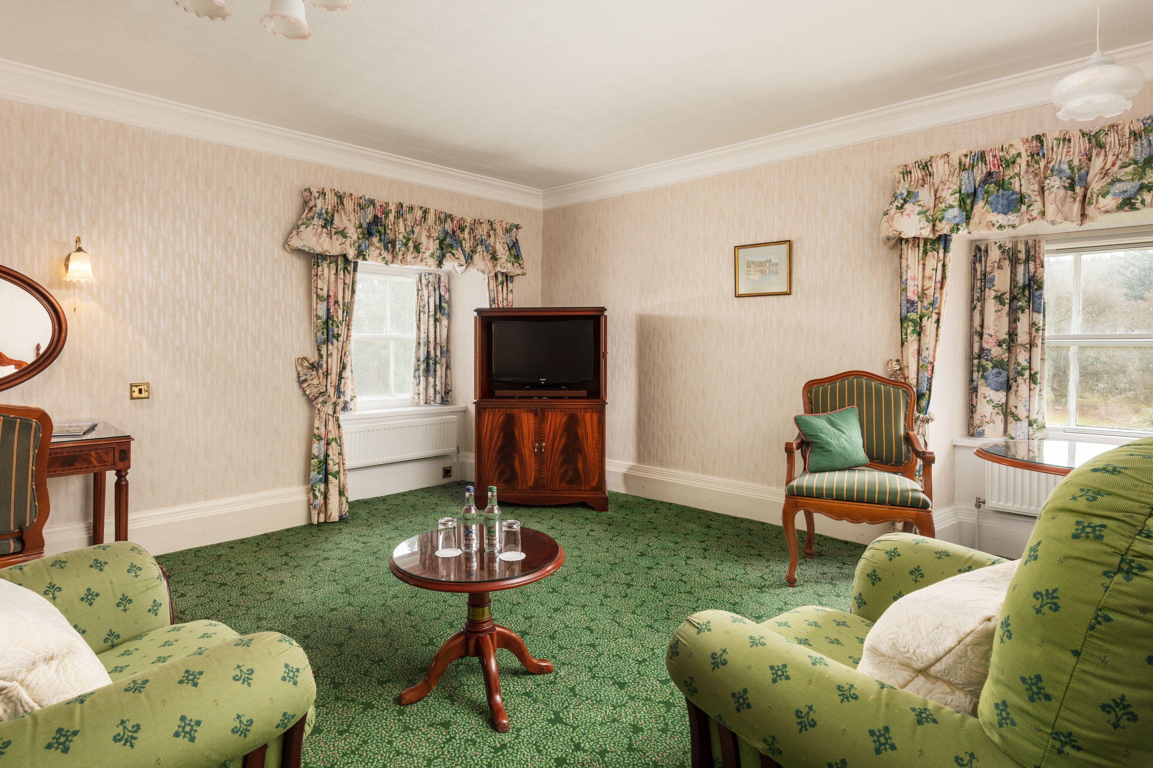 deluxe twin room | 1 bedroom, individually decorated, individually furnished, desk