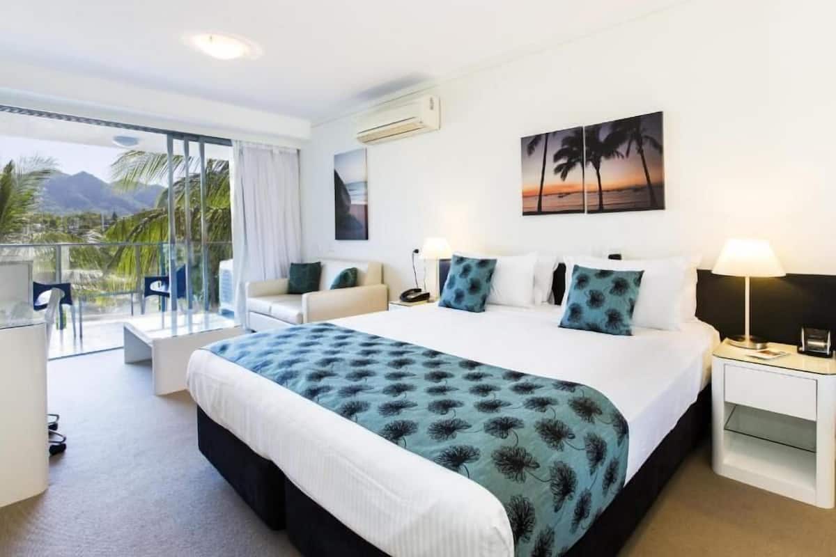 In-room safe, individually furnished, iron/ironing board, free WiFi