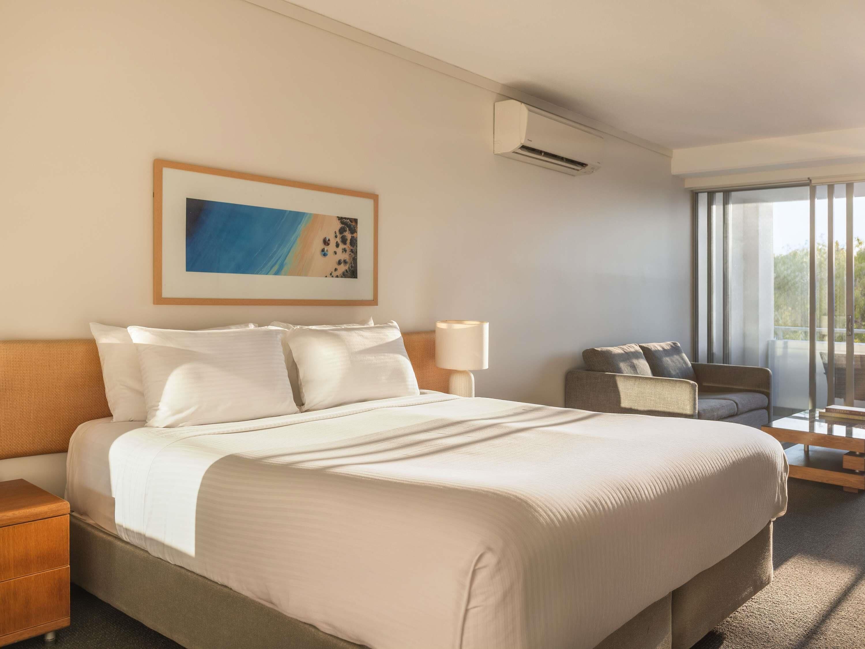 Camera | Una cassaforte in camera, con arredamento individuale