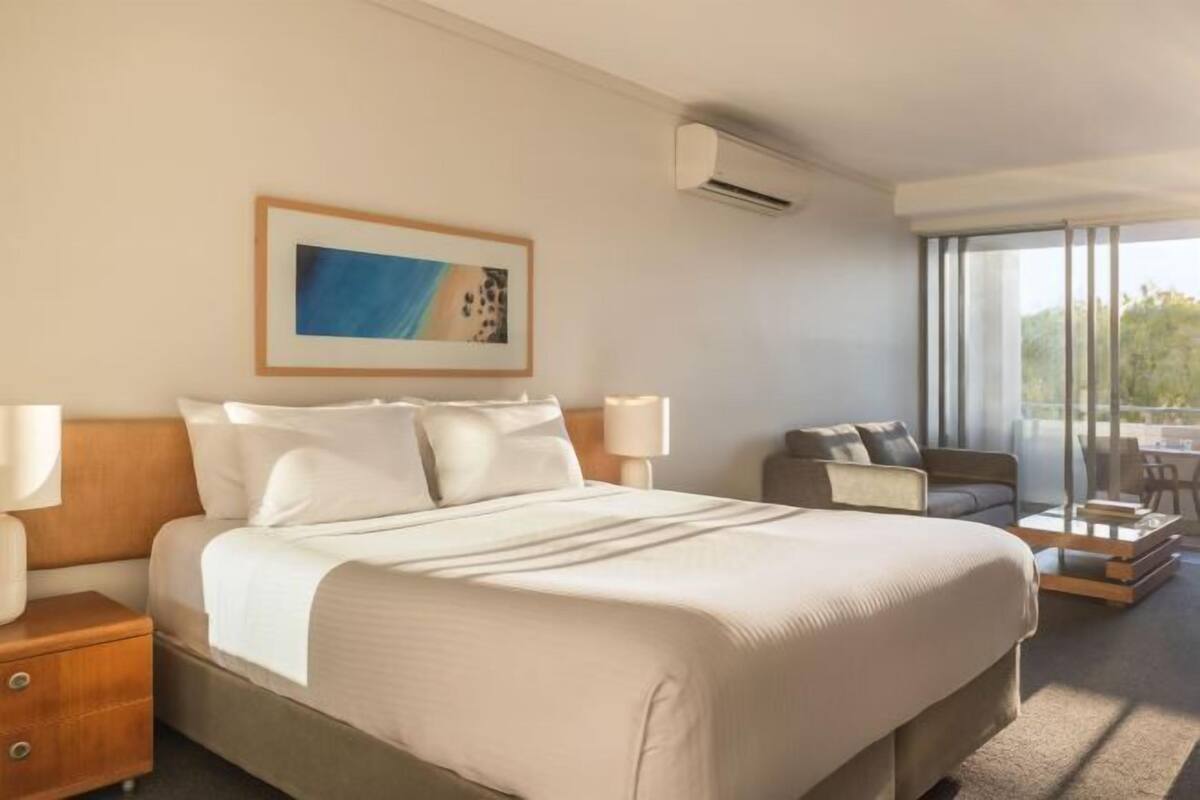 In-room safe, individually furnished, iron/ironing board, free WiFi