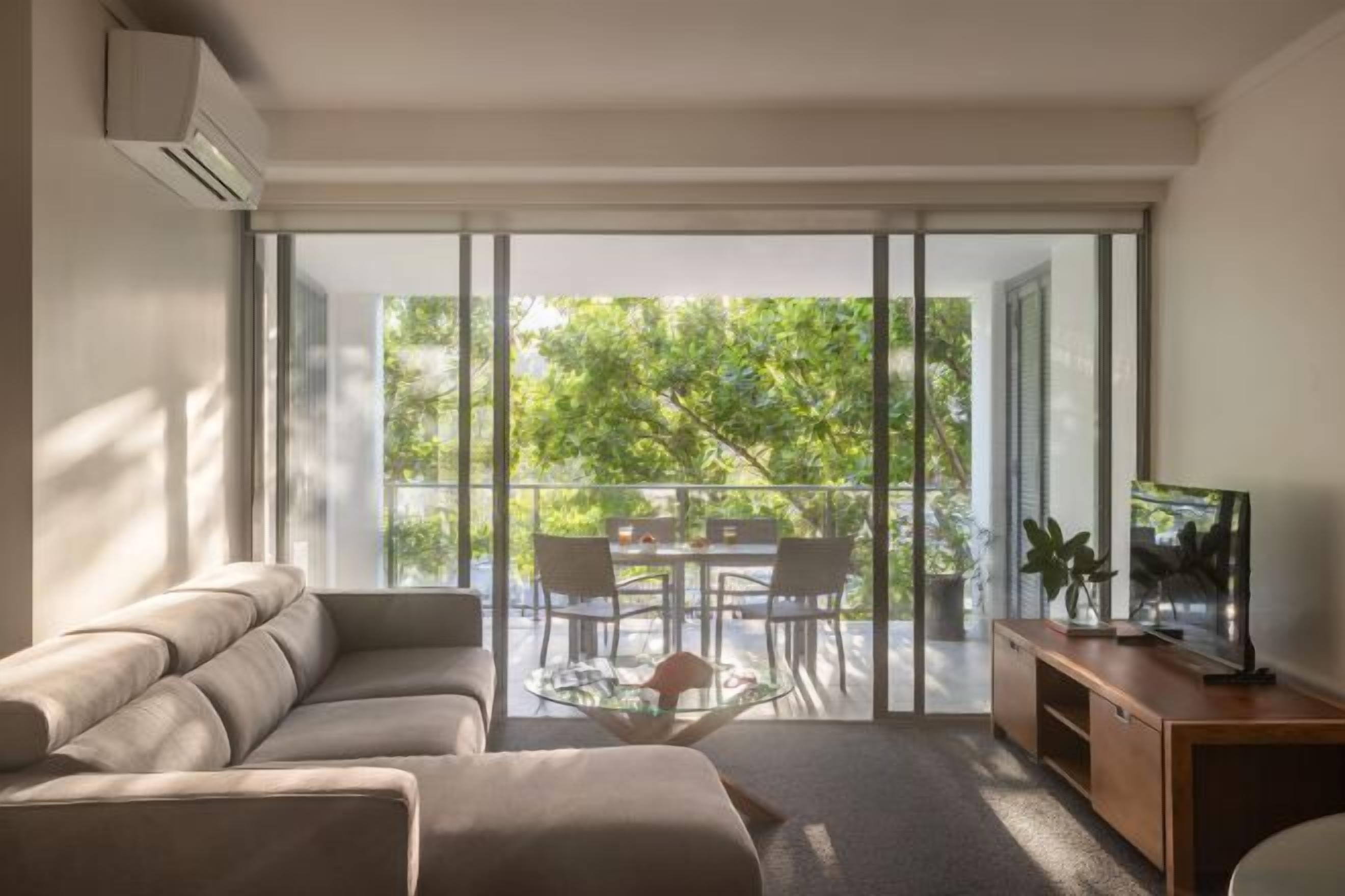 Living area | Flat-screen TV, DVD player