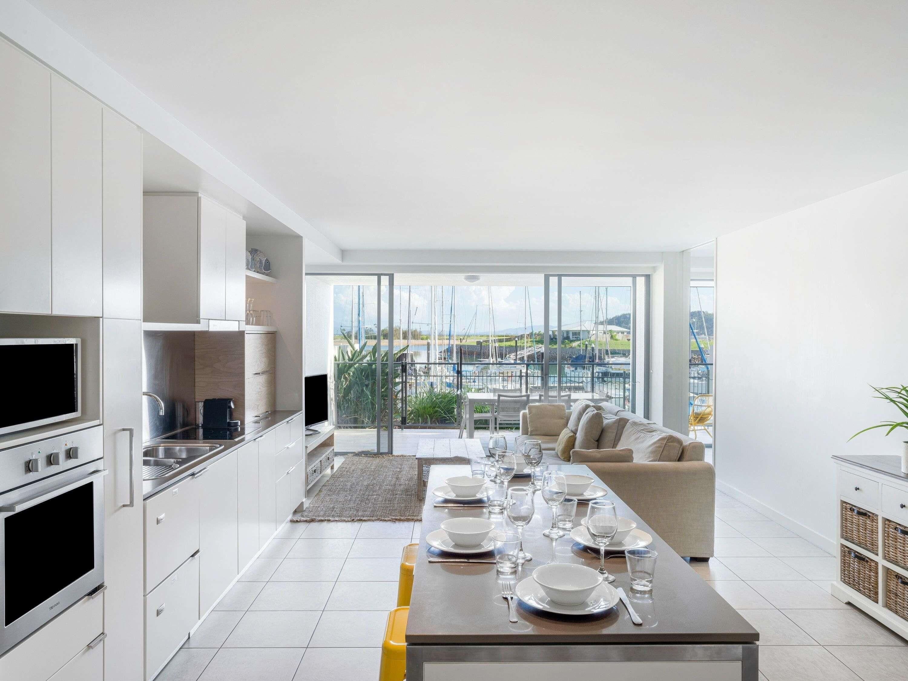 Room, 3 Bedrooms (Plunge) | In-room safe, individually furnished, iron/ironing board, free WiFi