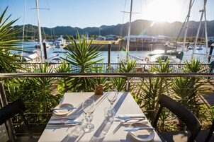 Breakfast, lunch, dinner served; alfresco dining