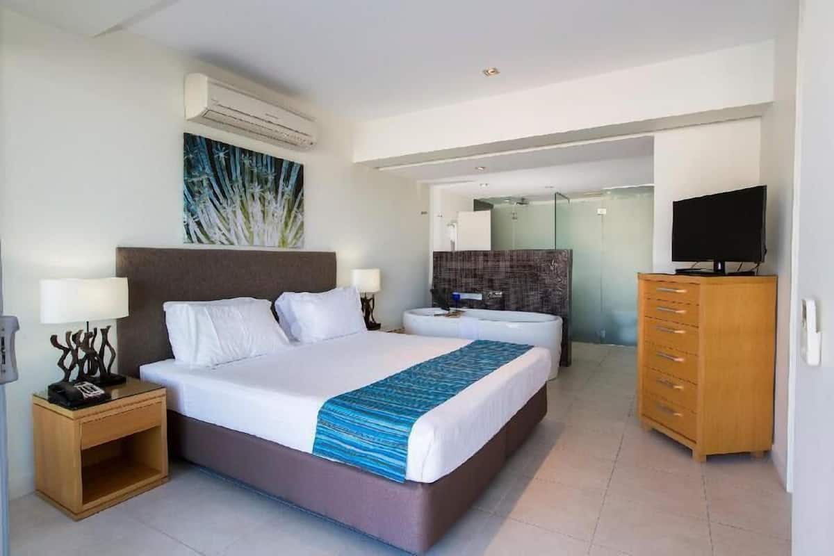 In-room safe, individually furnished, iron/ironing board, free WiFi