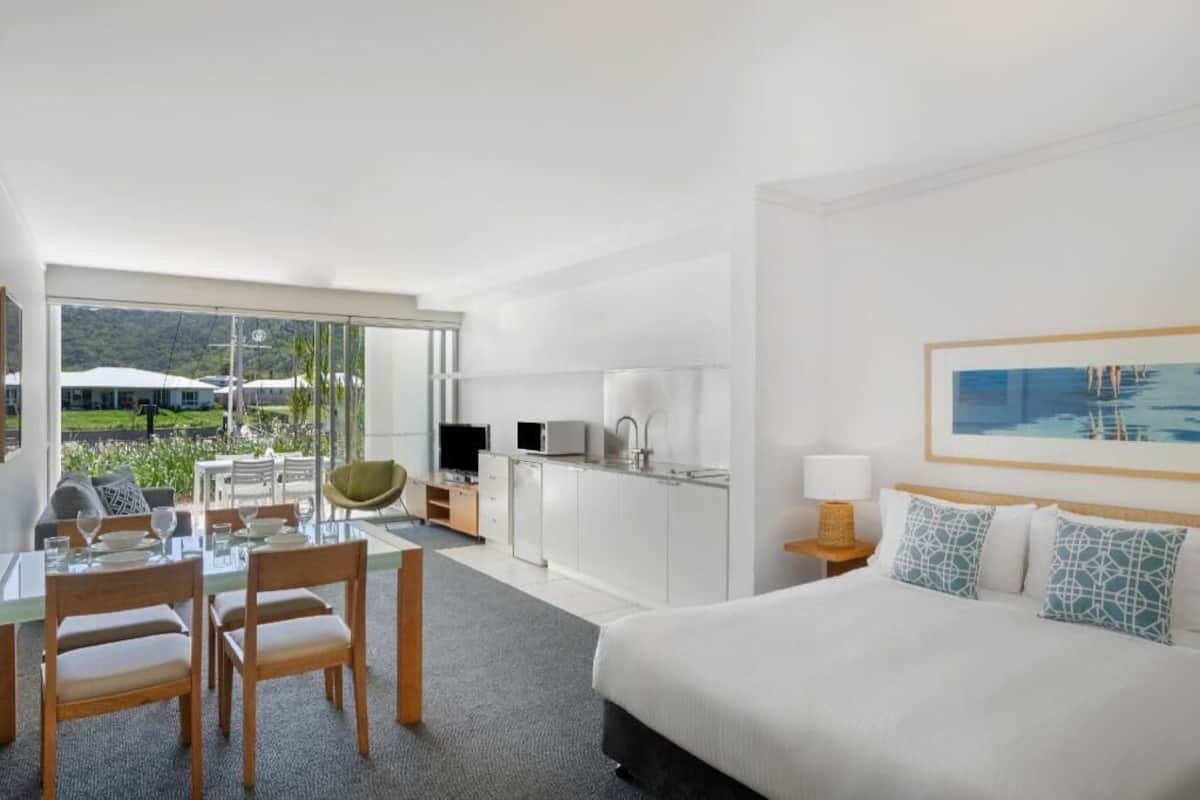 In-room safe, individually furnished, iron/ironing board, free WiFi