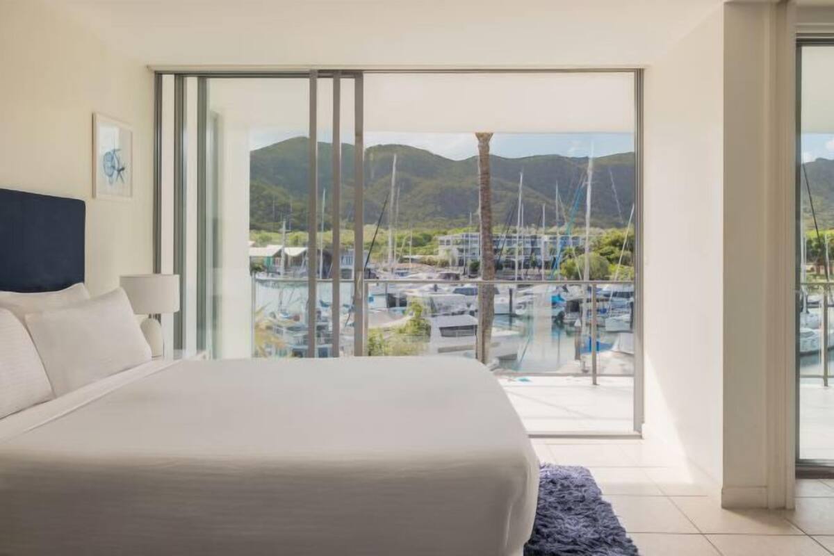 In-room safe, individually furnished, iron/ironing board, free WiFi