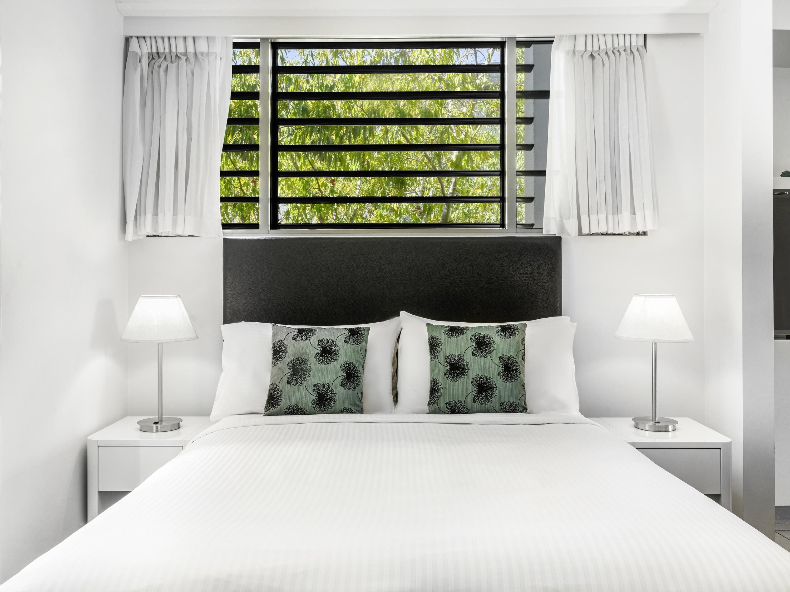 In-room safe, individually furnished, iron/ironing board, free WiFi