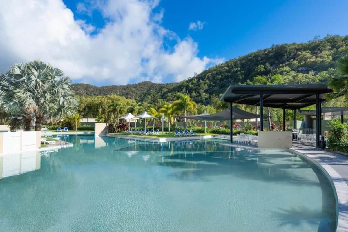 Pool | 2 outdoor pools