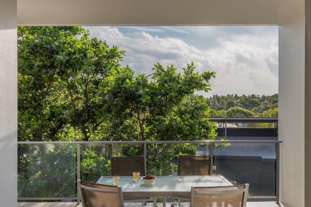 Apartamento, 2 quartos | Cofres nos quartos, individualmente mobiliados