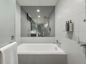Deluxe Suite, 1 Double Bed | Bathroom | Shower, hair dryer, towels, shampoo - CHECK inn Taipei Xinyi (Taipei)
