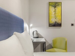 Standard Double Room, No Windows | In-room safe, desk, laptop workspace, iron/ironing board - CHECK inn Taipei Xinyi (Taipei)