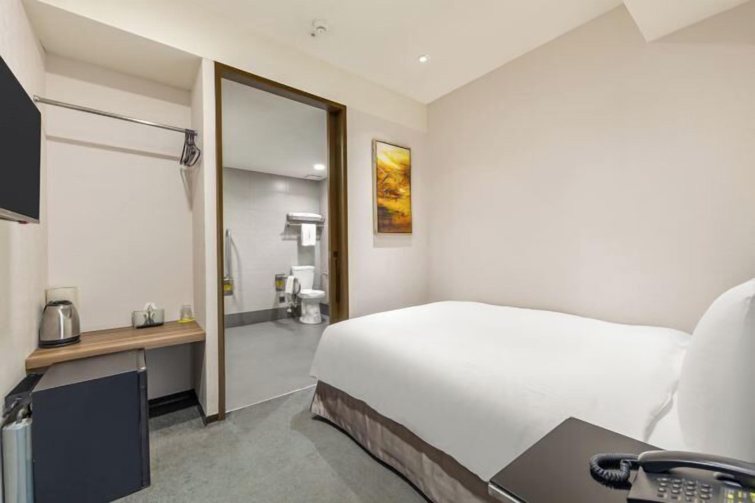 In-room safe, desk, laptop workspace, iron/ironing board