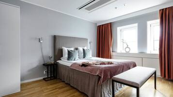 Familieværelse - 1 soveværelse | Senge med topmadrasser, mørklægningsgardiner, strygejern/strygebræt