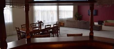 Standaard suite, 5 slaapkamers, kitchenette | Kamervoorziening