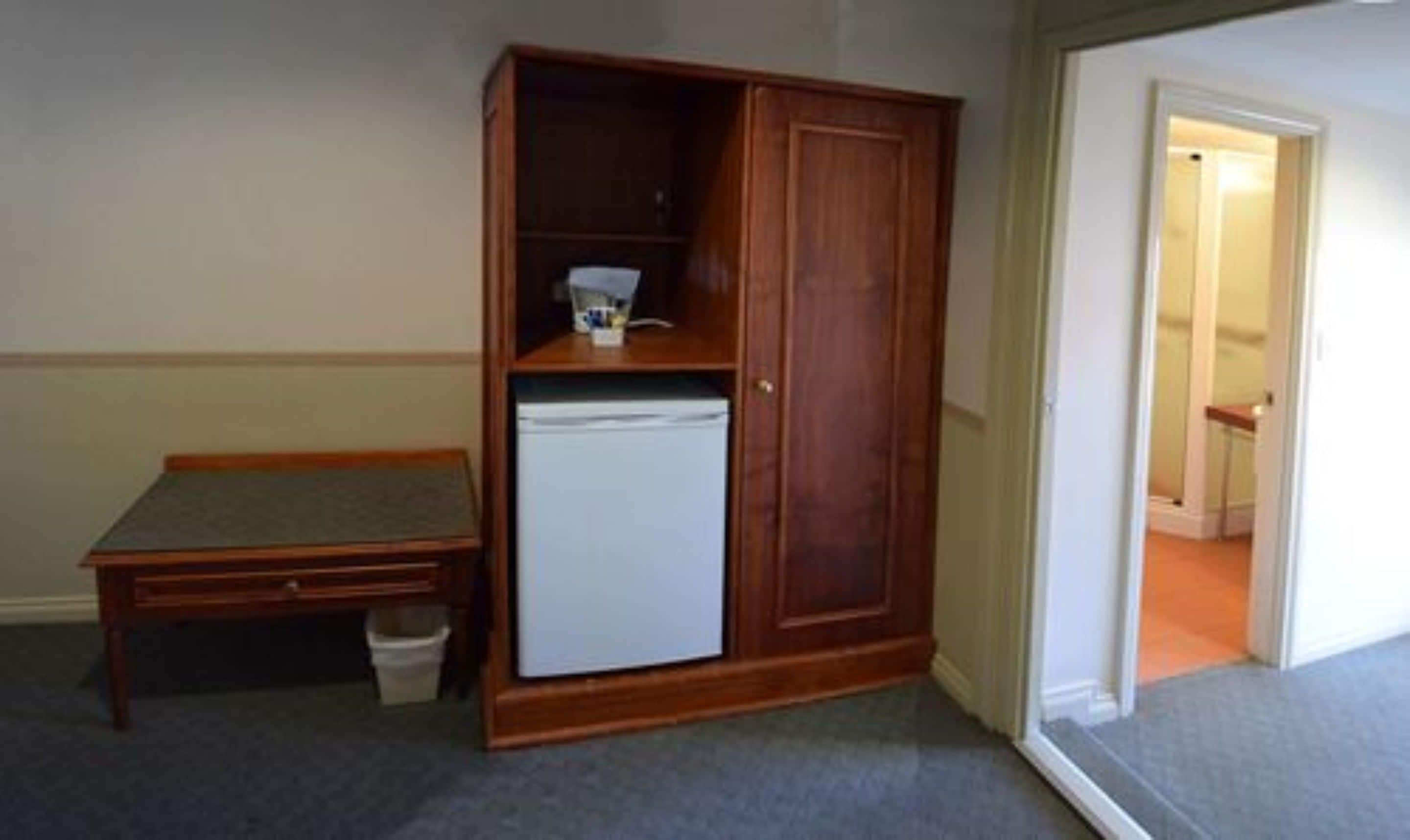 single room with balcony | free wifi, bed sheets