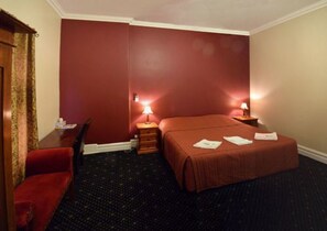 Hoover Apartment | Free WiFi, bed sheets - Palace Hotel Kalgoorlie (Kalgoorlie)