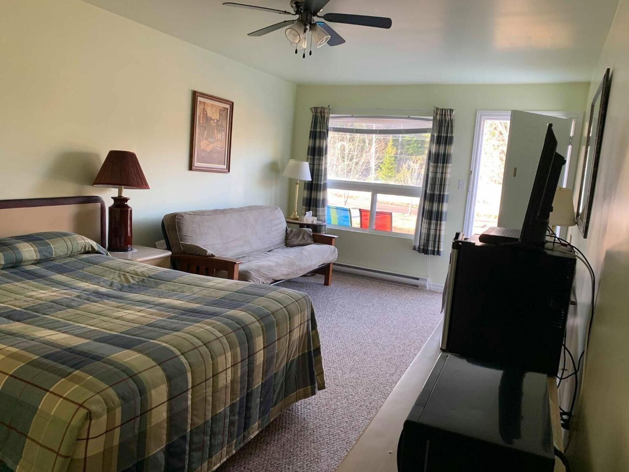 Bureau, chambres insonorisées, Wi-Fi gratuit