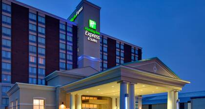 Holiday Inn Express & Suites Chatham South by IHG