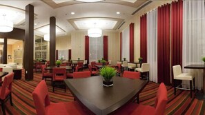 Dining - Holiday Inn Express & Suites Chatham South by IHG (Chatham-Kent)