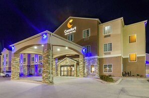 Property amenity - Comfort Inn & Suites near Bethel College (Newton)