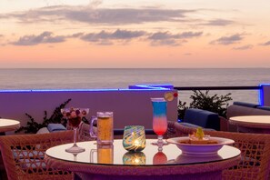 2 restaurants, spécialités Cuisine à base de pizza