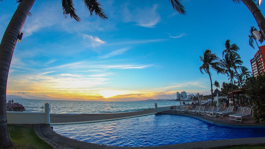 Plaza Pelicanos Grand Beach Resort - All Inclusive