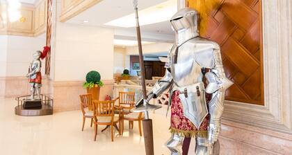 Golden Crown China Hotel