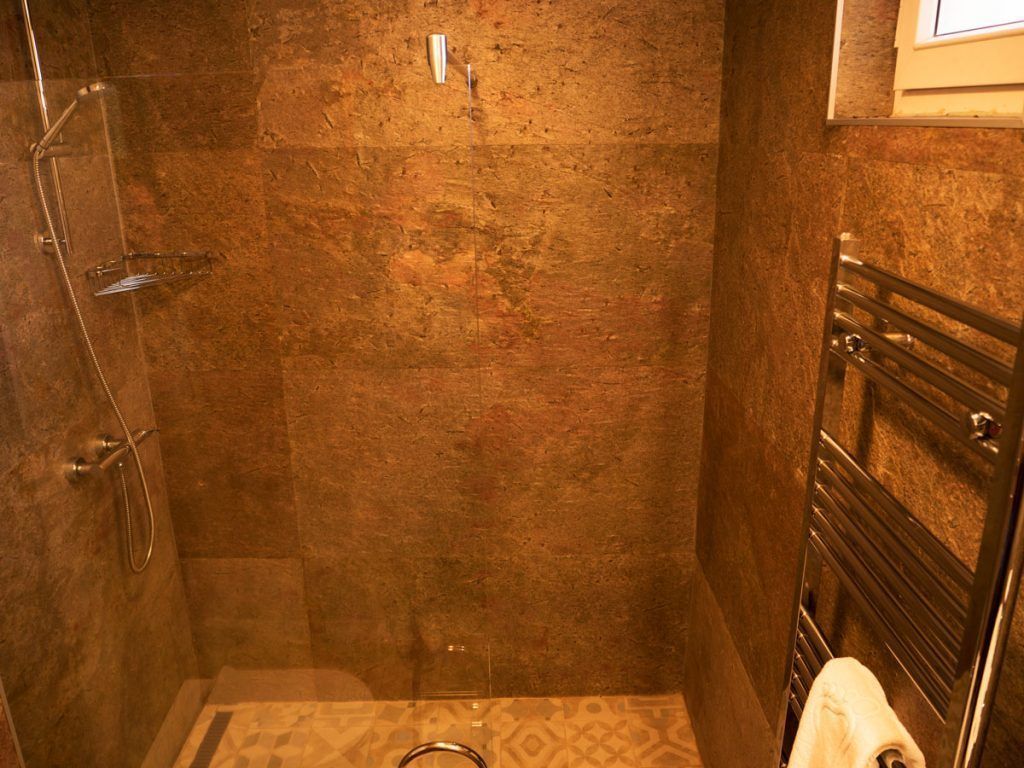 comfort room, 1 double bed, non smoking | bathroom | shower, hair dryer, slippers, towels