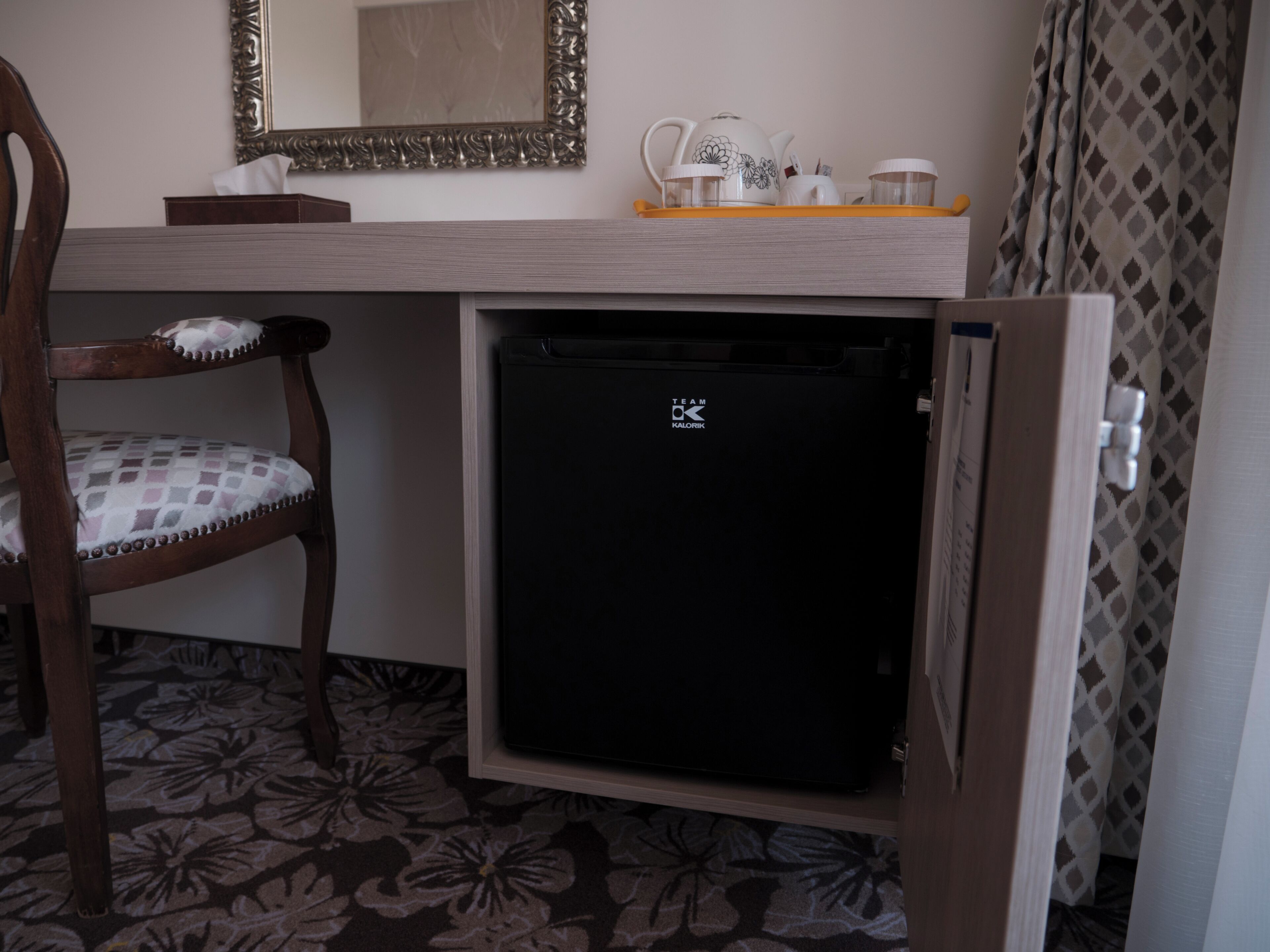 Deluxe Suite, 1 King Bed, Non Smoking (with Sofabed)