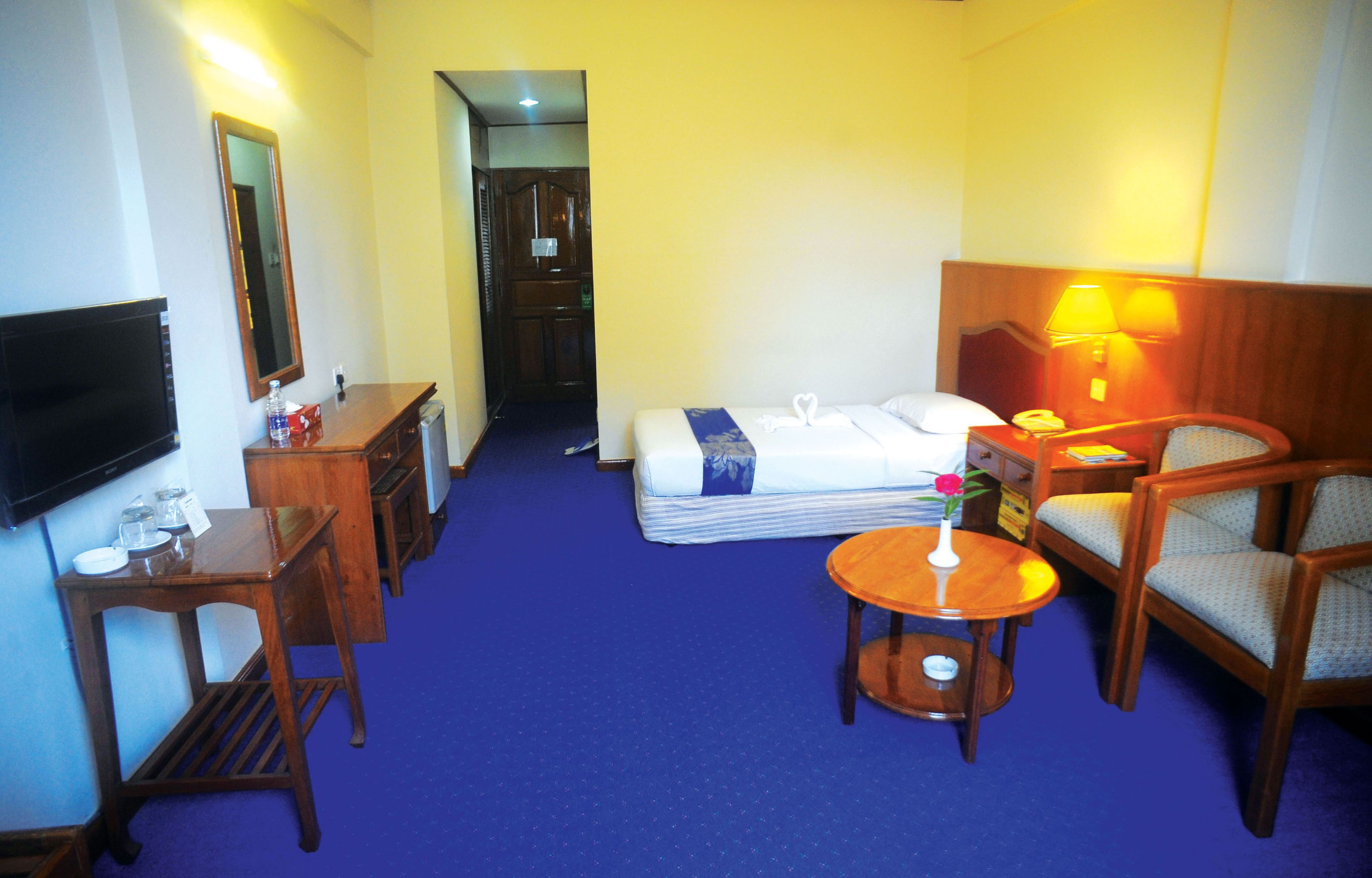 superior room | minibar, in-room safe, desk, blackout curtains