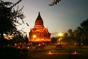 Lunch and dinner served, alfresco dining - Thazin Garden Hotel (Nyaung-U)