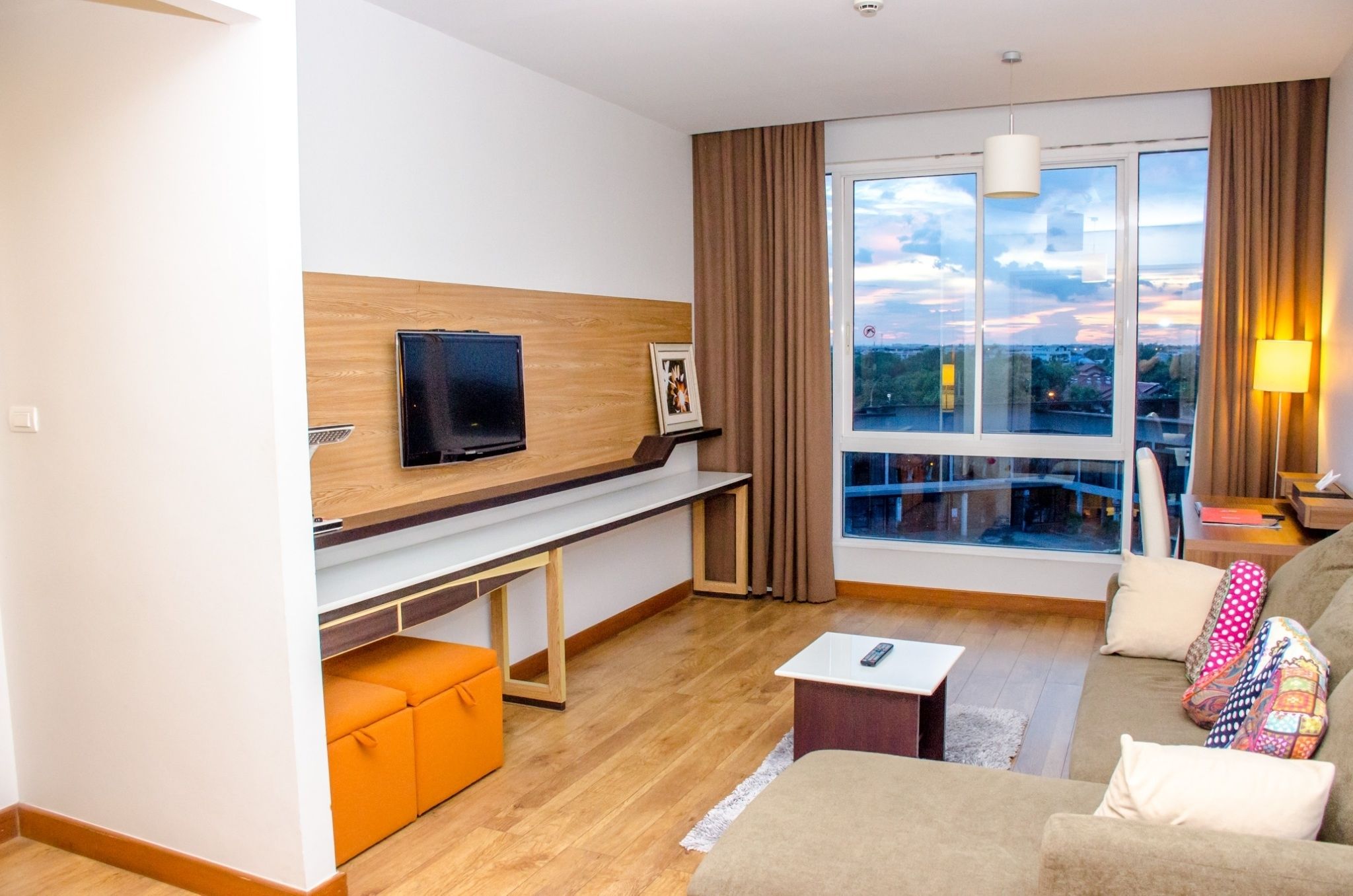 grand design suite | living area