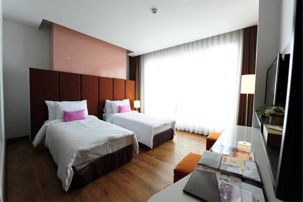 Superior Room | In-room safe, desk, free WiFi