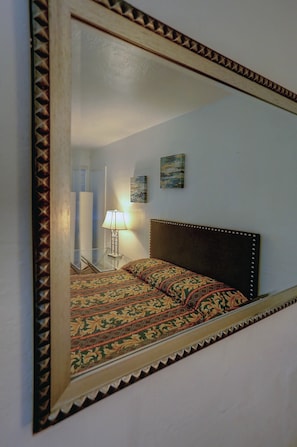 Quarto standard, 1 cama de casal, para não fumantes | Wi-Fi de cortesia, roupa de cama