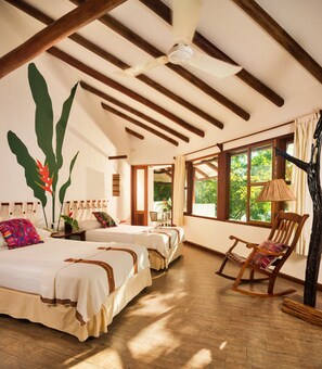 Standard Double Room | In-room safe, individually decorated, desk, soundproofing - Hotel Villa Maya (Flores)