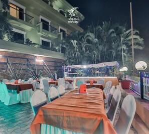 Outdoor banquet area - Neelams The Glitz (Calangute)