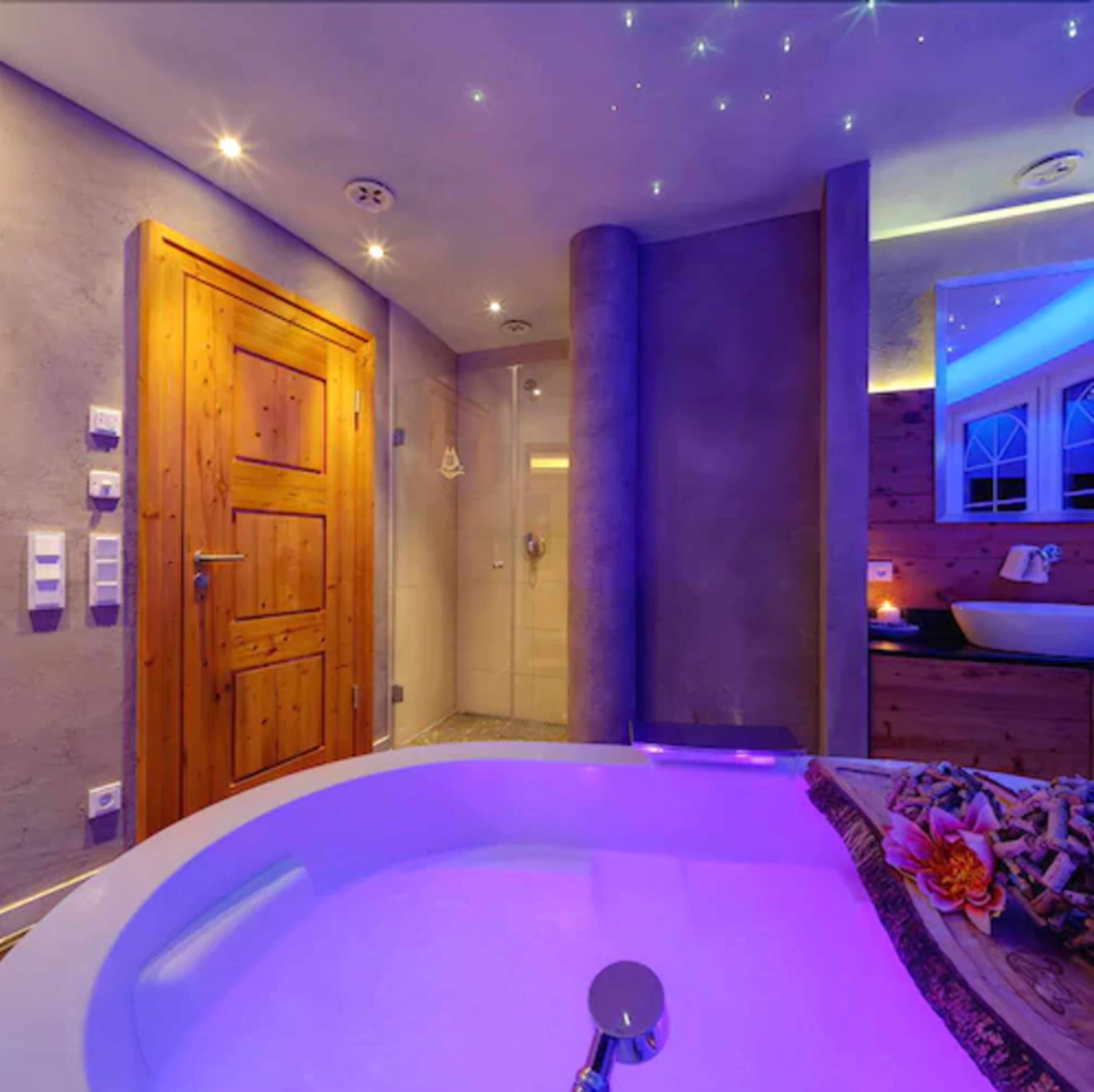Behandlungsräume für Paare, Sauna, Whirlpool, Türkisches Bad/Hamam