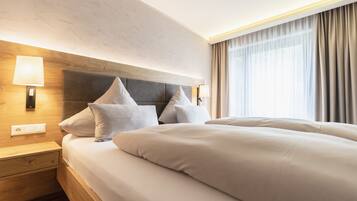 Gallery-Suite | 1 Schlafzimmer, hochwertige Bettwaren, Pillowtop-Betten, Minibar