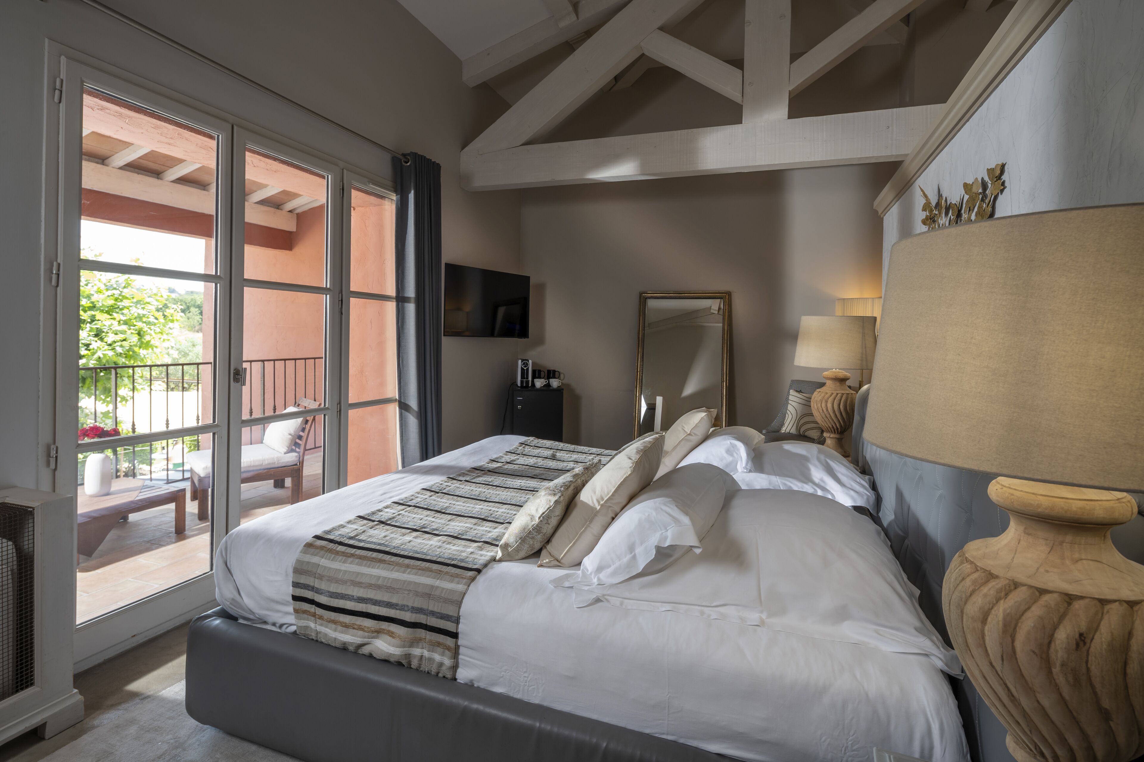 in-room safe, desk, cots/infant beds, rollaway beds